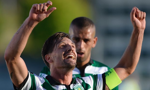 Adrien Silva dengan Islam Slimani.