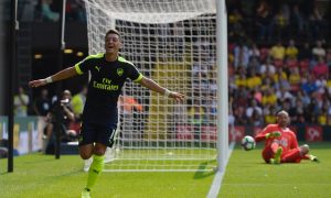 Ozil jaring gol pertamanya untuk musim ini.